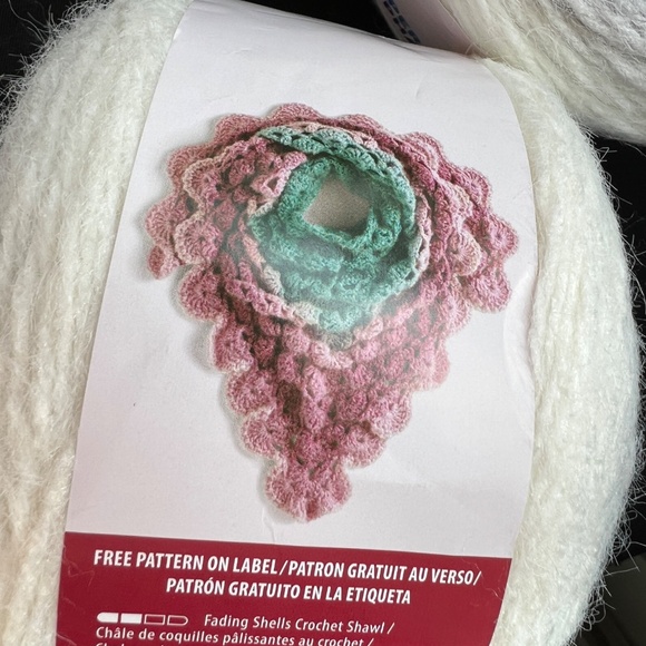 Caron Colorama Halo Graphite Frost TWO Cakes 5 Bulky Weight 481 yds ea Soft NEW - Picture 4 of 6